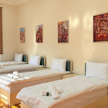 Alara Inn Hostel & Hotel Баку Екстериор снимка