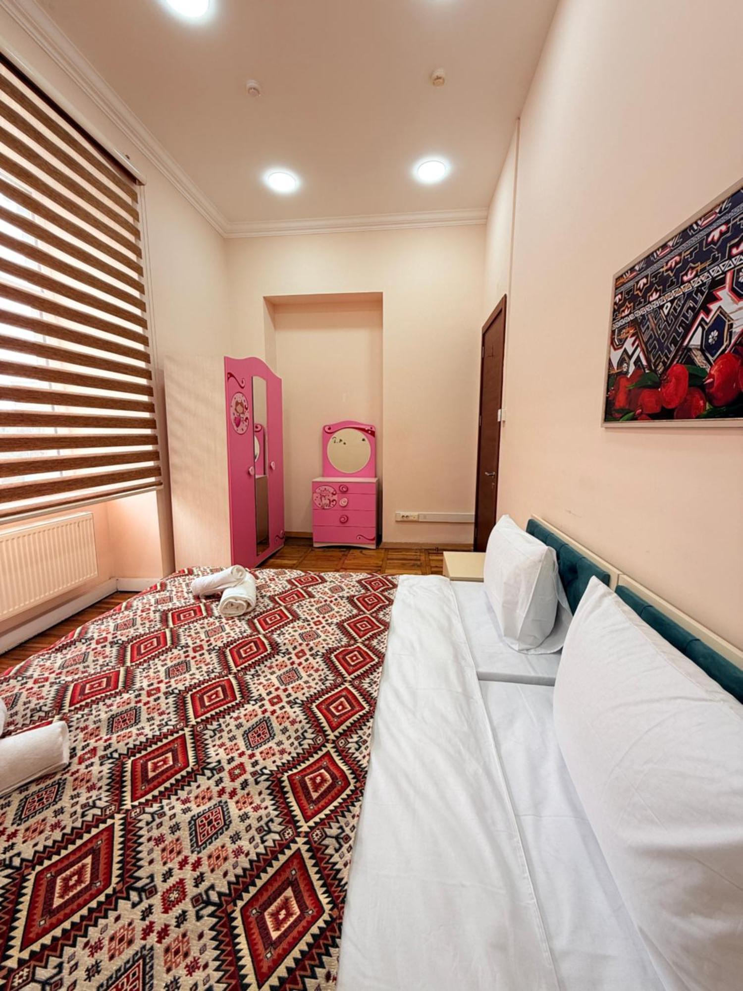 Alara Inn Hostel & Hotel Баку Екстериор снимка