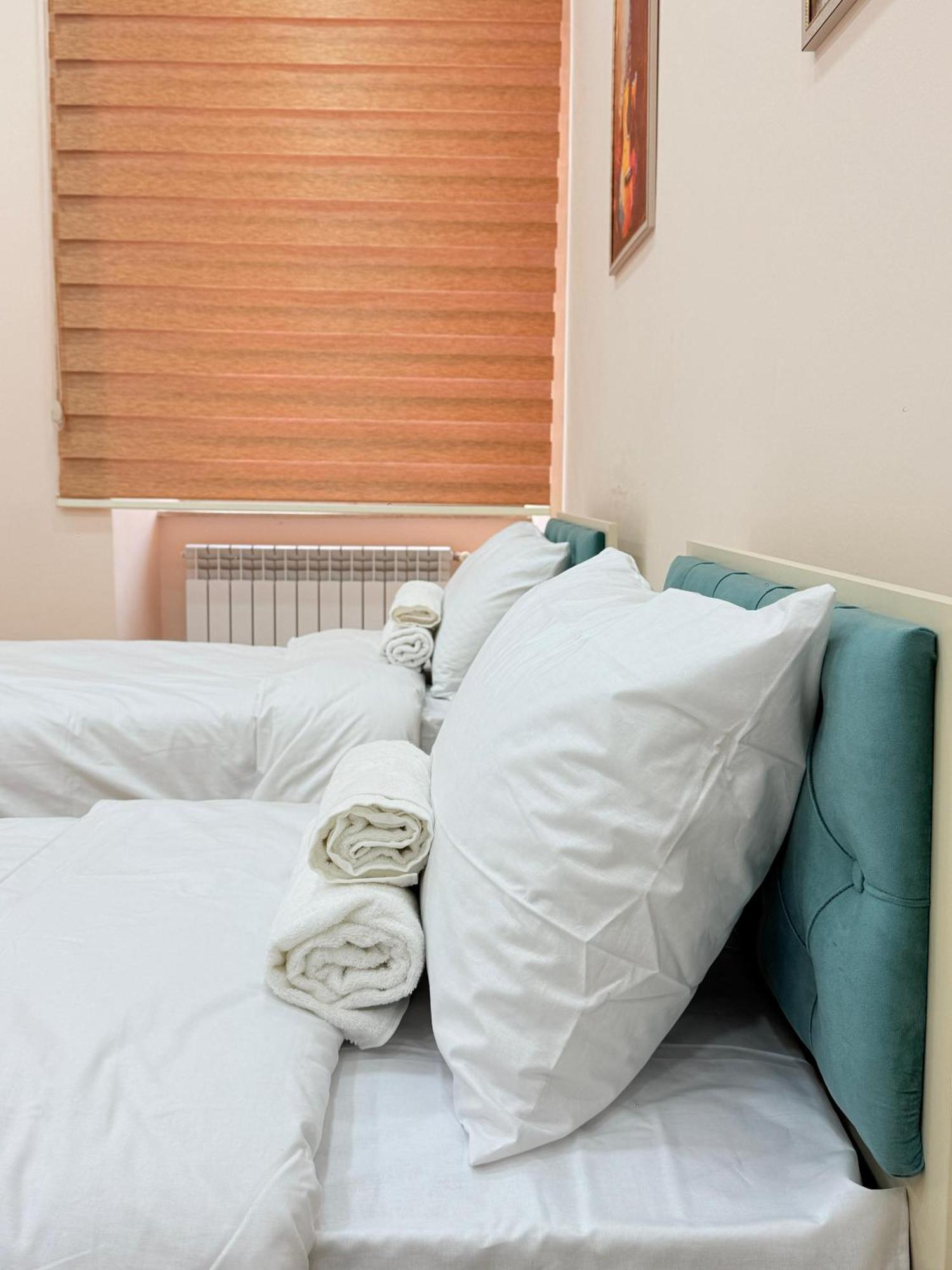 Alara Inn Hostel & Hotel Баку Екстериор снимка